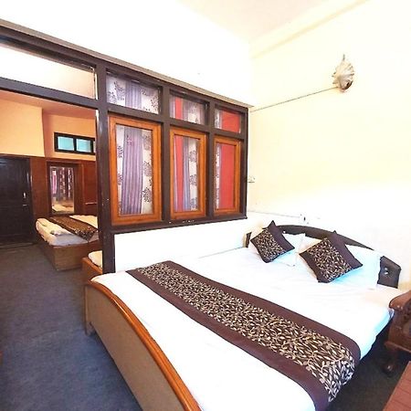 Goroomgo Luxury Stay Mall Road Nainital Exterior photo