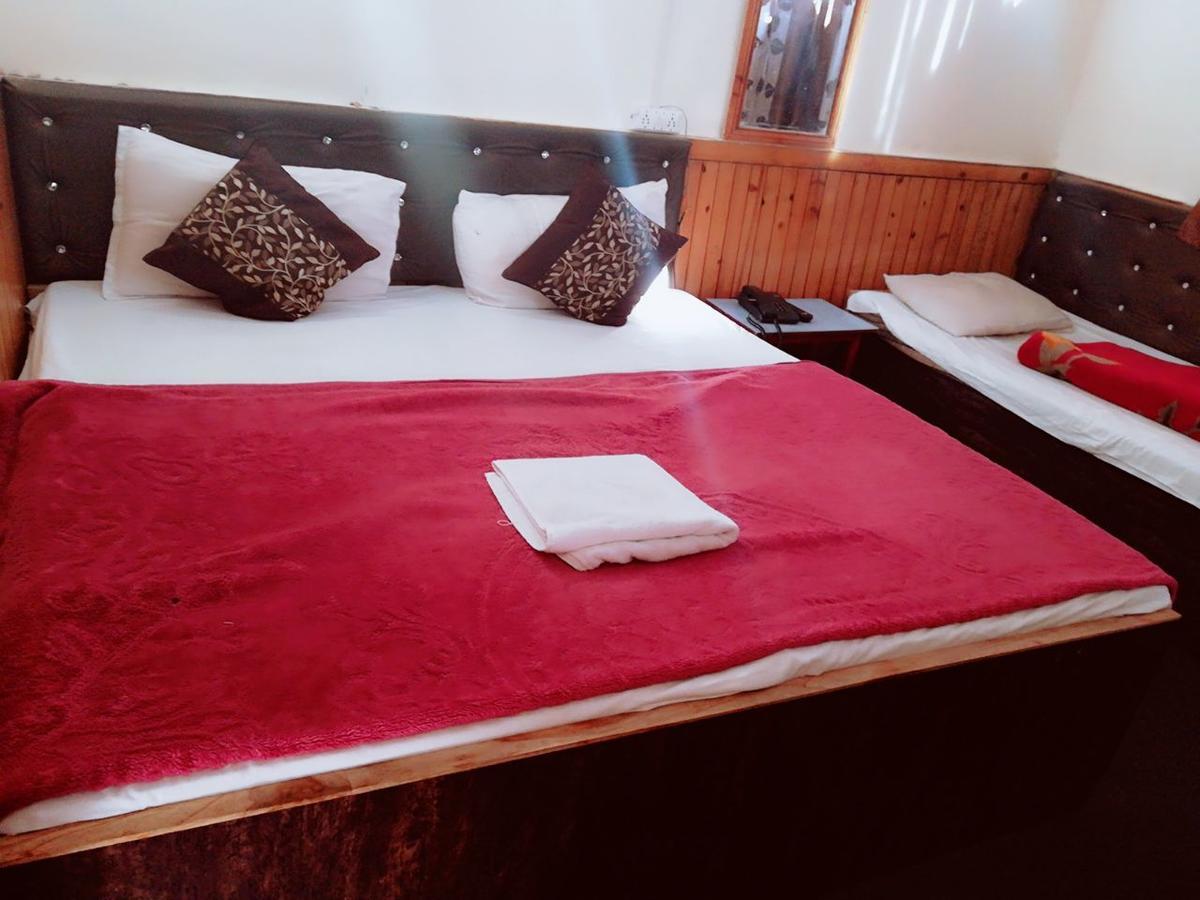 Goroomgo Luxury Stay Mall Road Nainital Exterior photo