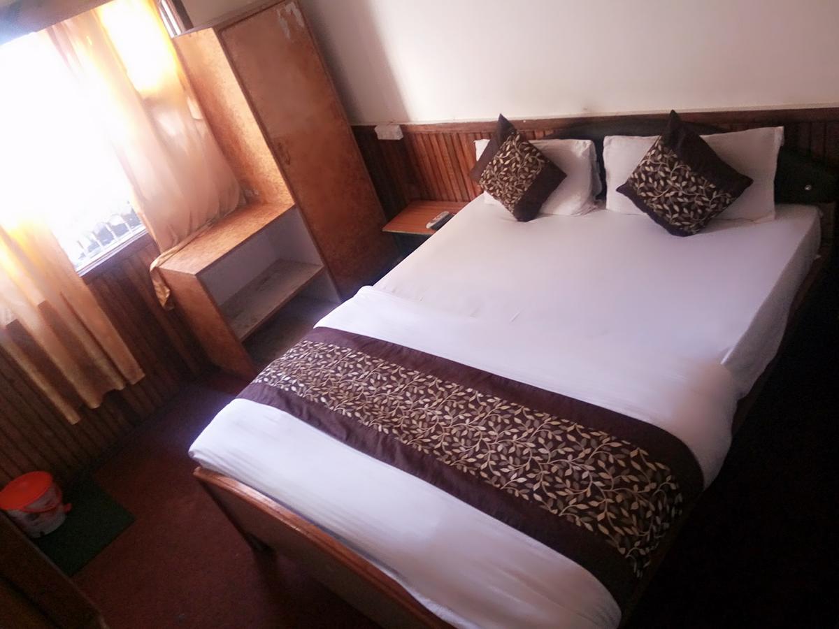 Goroomgo Luxury Stay Mall Road Nainital Exterior photo